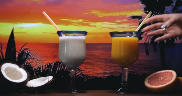 Coconut Drink Zandstrand Zomervakantie Het Strand Coconut Drink Relax Rustvakantie — Stockvideo