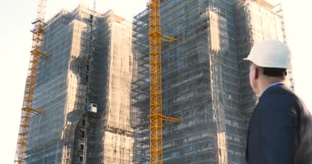 Porträt Eines Erfolgreichen Jungen Gut Aussehenden Ingenieurs Architekten Bauunternehmers Geschäftsmannes — Stockvideo