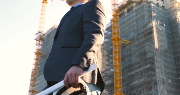 Retrato Jovem Bem Sucedido Engenheiro Bonito Arquiteto Construtor Empresário Vestindo — Vídeo de Stock