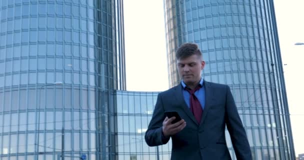 Jovem Masculino Arquiteto Homem Negócios Terno Trabalho Uma Jaqueta Com — Vídeo de Stock