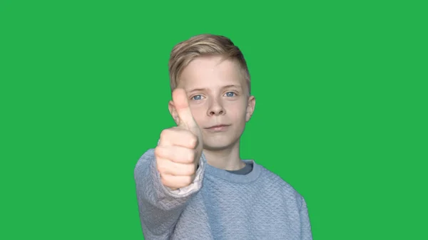 Achtergrond Van Een Chromakey Een Jonge Jongen Jongen Toont Verschillende — Stockfoto