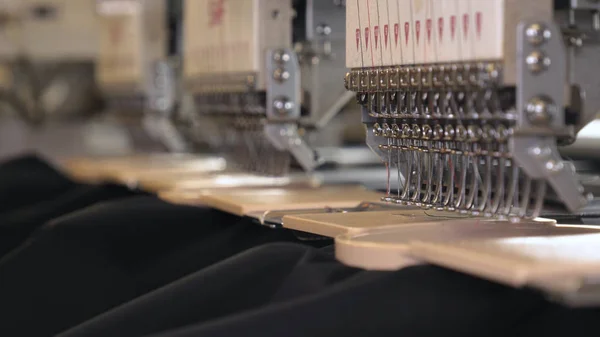 Usine Vêtements Industriels Tissu Découpe Laser Spécial Découpe Certaines Pièces — Photo