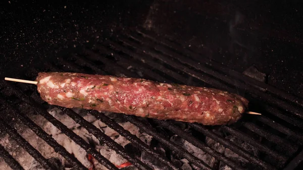 Hausgemachte Grills Restaurant Entzünden Grill Bbq Fleisch Braten Vorbereitet Wird — Stockfoto