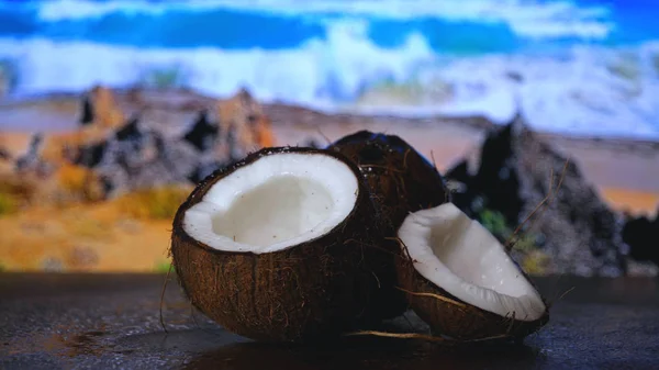 Färsk Naturlig Kokos Bakgrunden Havet Natur Och Solnedgång — Stockfoto