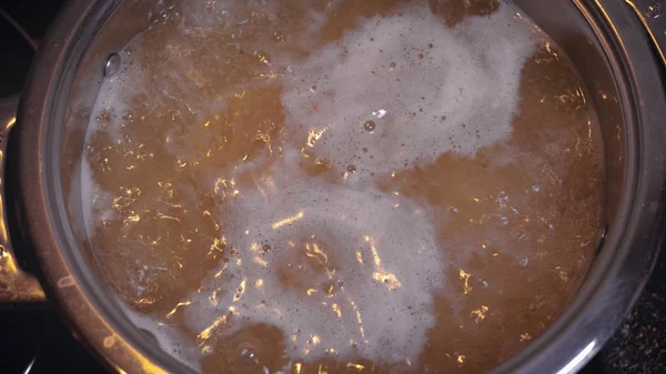 Gotowanie Makaronu Arbuza Wrzącej Wody Patelni Wysokiej Jakości Zdjęcie Kuchni — Zdjęcie stockowe