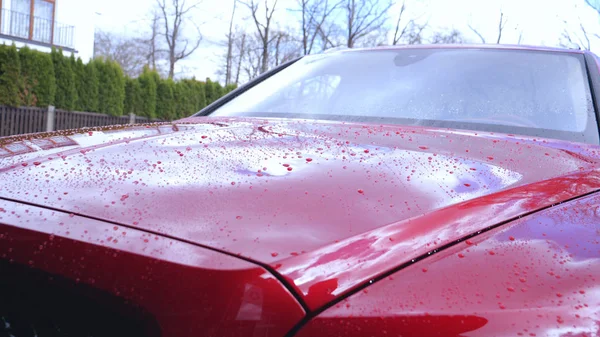 Hombre Garaje Servicio Coche Revisa Alarma Del Coche Luego Apaga — Foto de Stock