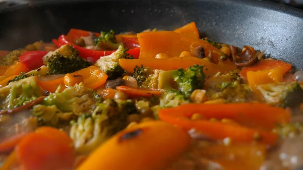 Verduras Frescas Deliciosas Guisam Uma Panela Comida Vegetarianos Casa Conceito — Fotografia de Stock