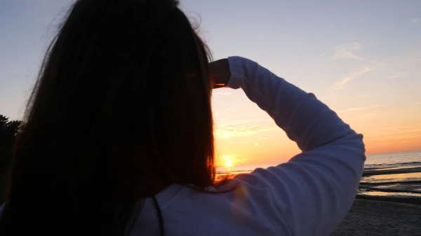 Young Woman Background Sunset Sun Seashore Does Exercises Exercised Running — Stock Photo, Image