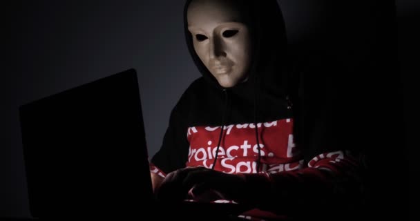 Maschio Hacker Volto Nascosto Con Maschera Accesso Alle Informazioni Personali — Video Stock