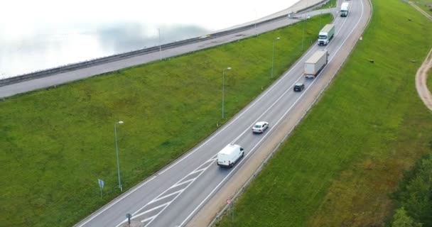 桥路图像交通背景概念上与汽车的桥梁鸟瞰无人机拍摄 — 图库视频影像