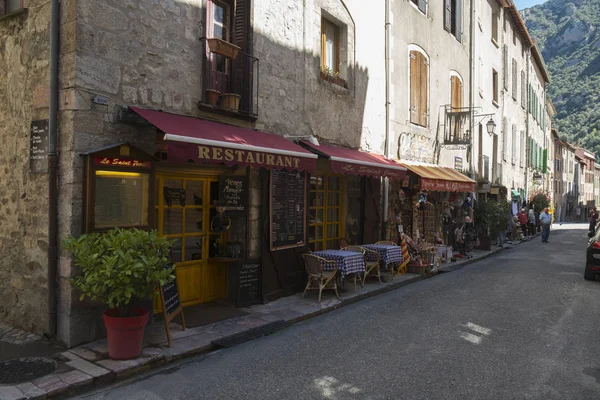 Villefranche Conflent Francja Kwietnia 2018 Ulica Ulicznych Kawiarni Małe Sklepy — Zdjęcie stockowe