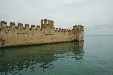 Sirmione, İtalya Ortaçağ Kalesi