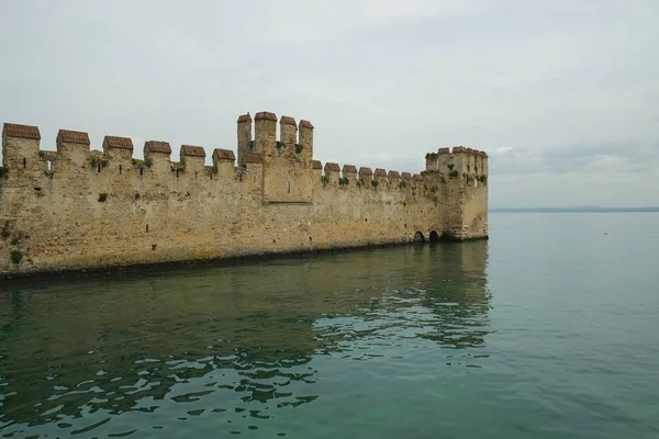 Sirmione, İtalya Ortaçağ Kalesi