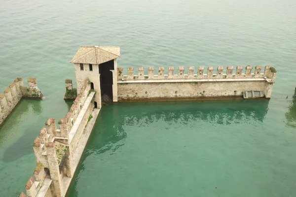 Sirmione, İtalya Ortaçağ Kalesi