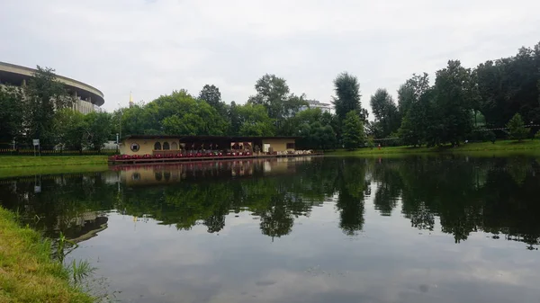 Gående Ved Gorkij Park Moskva Russland – stockfoto