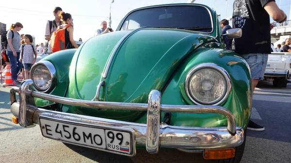 Zielony Rocznika Rosyjski Samochód — Zdjęcie stockowe