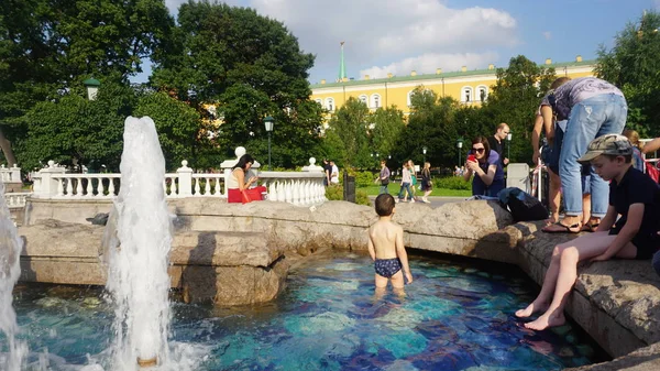 Moscú Rusia Julio 2017 Fuente Cuatro Estaciones Del Año — Foto de Stock