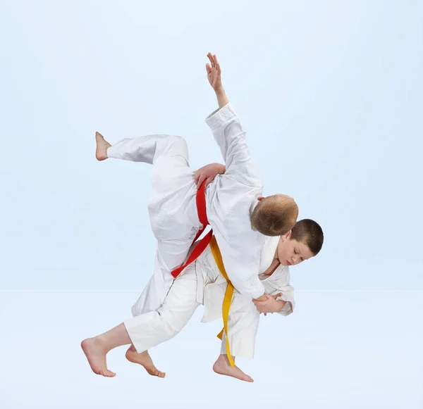 Sportsmen Training Judo Throws — Stock Photo, Image