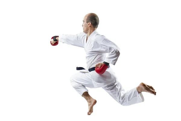 Hombre Está Entrenando Puñetazo Mano Para Saltar Sobre Fondo Blanco —  Fotos de Stock