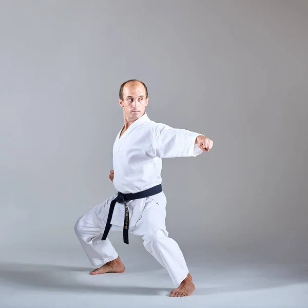 Rúg Sportoló Hivatalos Karate Edzés Során Képzett — Stock Fotó