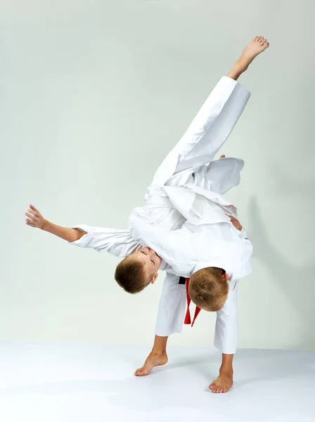 Children Karategi Training Throws — Stock Photo, Image