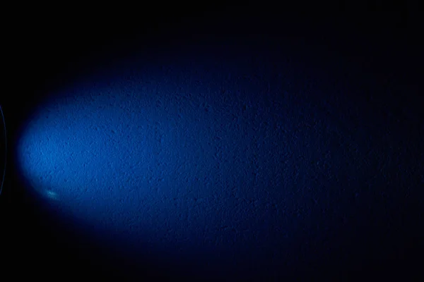 Ampia Luce Una Lanterna Colore Blu Sfondo Nero — Foto Stock