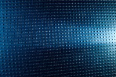 Mavi bir arka plan üzerinde siyah nokta yatay bir ışık ışını için