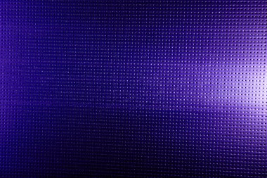 Beyaz bir parıltı ile siyah nokta mor bir gölge ile mavi arka plan