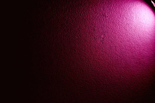 Темный Фон Розовым Светом — стоковое фото