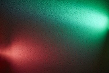 Yeşil ve pembe ışık fenerler parlaklık her diğer karşılamak için