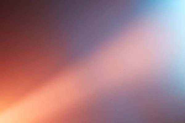 Lichte Crème Intermitterende Lichtstraal Een Crème Blauwe Achtergrond — Stockfoto
