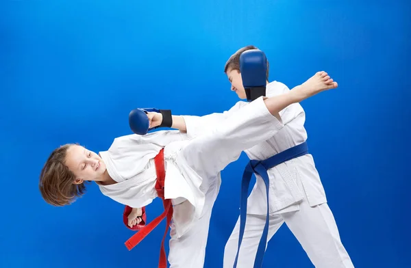 Kick Leg Punch Arm Hitting Boy Girl Karategi — Stock Photo, Image
