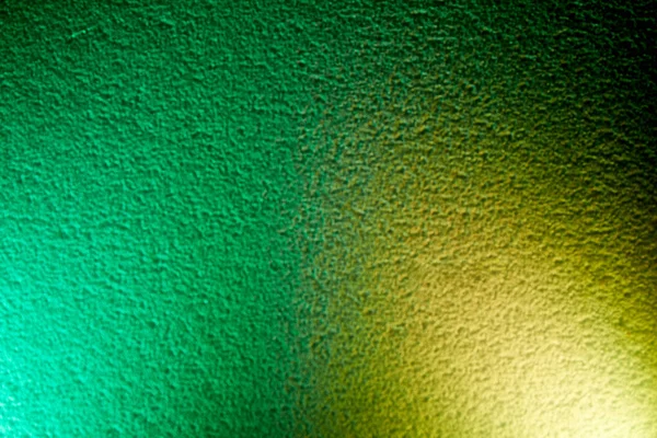 Spot Giallo Sfondo Verde — Foto Stock