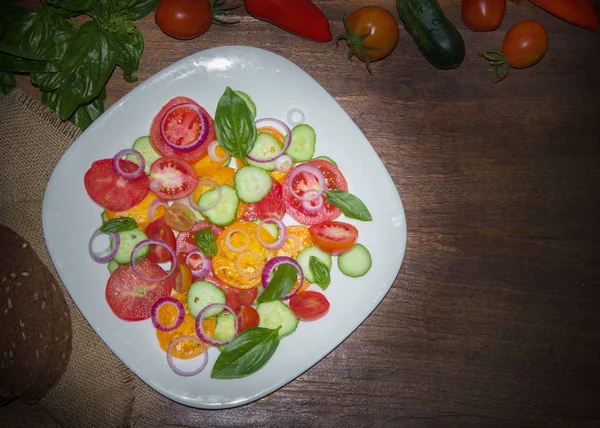 Sliced Heirloom Tomatoes Crisp Cucumbers Chopped Red Onion Chives Drizzled — Stock Photo, Image