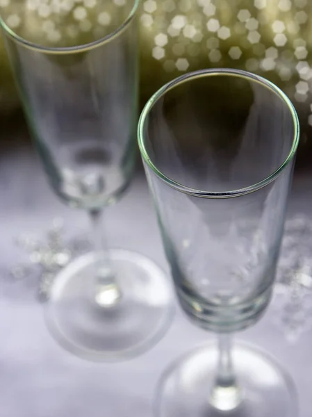 Tablo Boş Şampanya Bardağı Şenlikli Bir Akşam Yemeği Için Yemek — Stok fotoğraf
