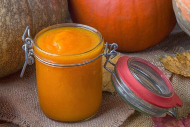Ev yapımı kabak püresi kabak pasta malzemeler var. Sağlıklı gıda. Şükran günü için bir yemek.