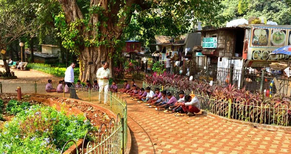 Mumbai India Januari 2017 School Clas Lunch Tuin — Stockfoto