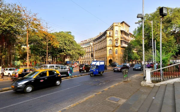 Mumbai India Januari 2017 Taxi Versnellen Door Tuinen Mumbai — Stockfoto