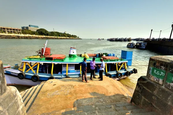 Mumbai India January 2017 Tourist Boat Gateway India — Stock Photo, Image