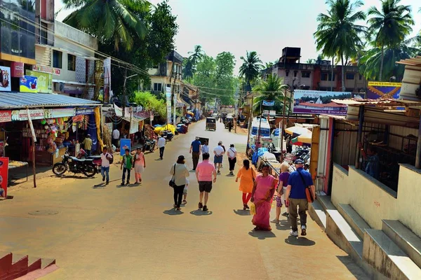 New Mangalore Indie Styczeń 2017 Turyści Wędrujący Sklepach — Zdjęcie stockowe
