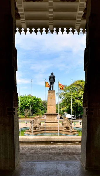 Colombo Sri Lanka Gennaio 2017 Statua Bandiere Piazza Indipendenza — Foto Stock