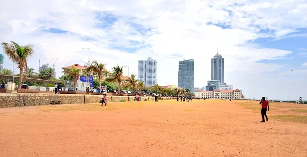 Kolombo Sri Lanka Styczeń 2017 Turyści Plaży Kolombo — Zdjęcie stockowe