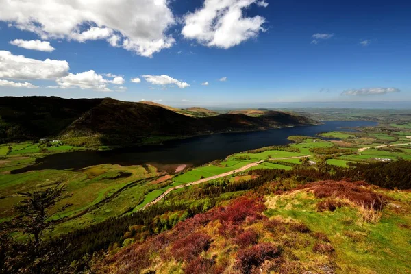 Thornthwaite Orman Üzerinde Haddeleme Bulutlar — Stok fotoğraf