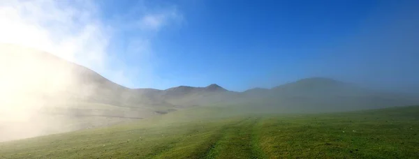 Vroeg Ochtendnevel Beneden Ridge Van Ullock Snoek — Stockfoto