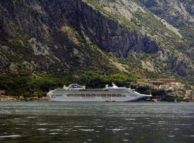 Deniz prenses, Kotor, Montengero: 10 Temmuz 18 - deniz Princess adlı çapa Kotor Bay