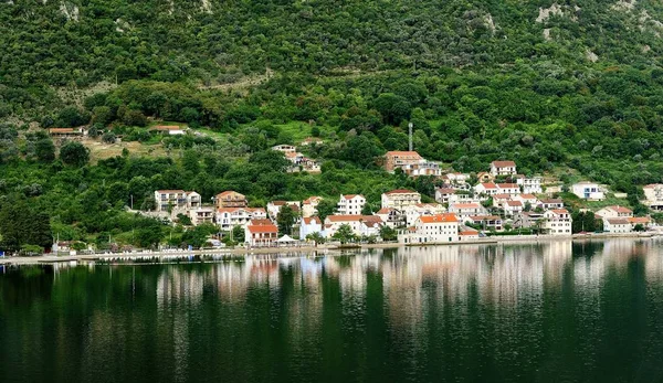 Reflexionen Kotor Bay Montengero — Stockfoto