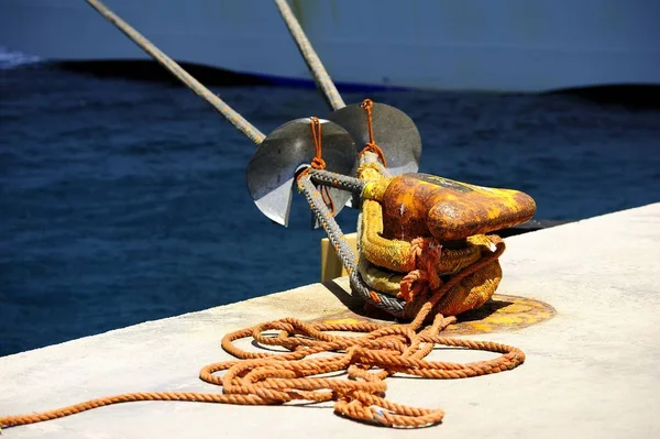 Luz Del Sol Las Líneas Amarre Los Barcos — Foto de Stock