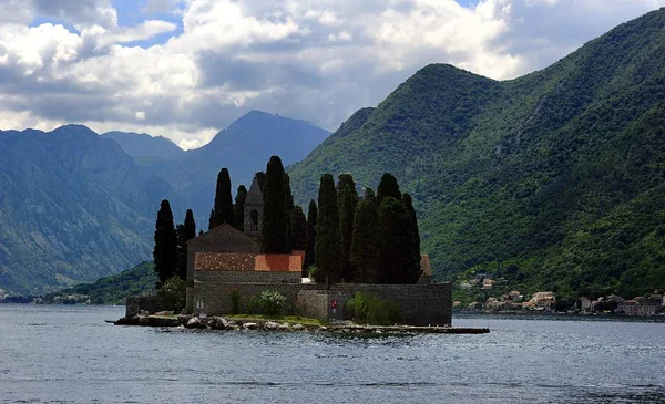 Lady Rock Kotor Montengero Juli 2018 Besucher Der Kirche Auf — Stockfoto