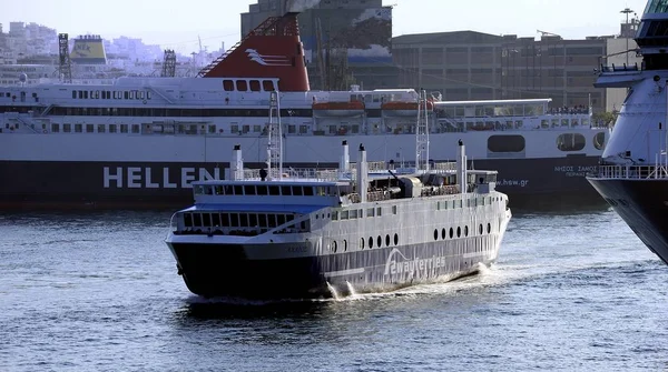 2Wayferries Athens Griekenland Juli Dorieys Autoferry Verlaten Van Athene — Stockfoto