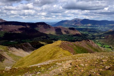 Kuzey fells üzerinde hareket Drak bulutlar